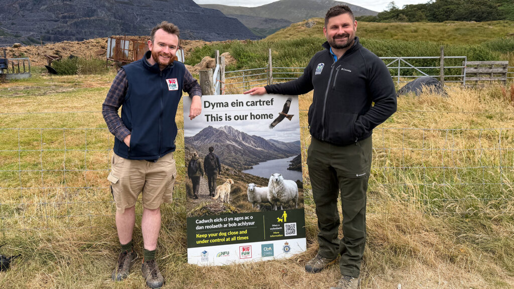 Left to right: Aled Morgan Hughes and Simon Llewelyn Roberts © FUW