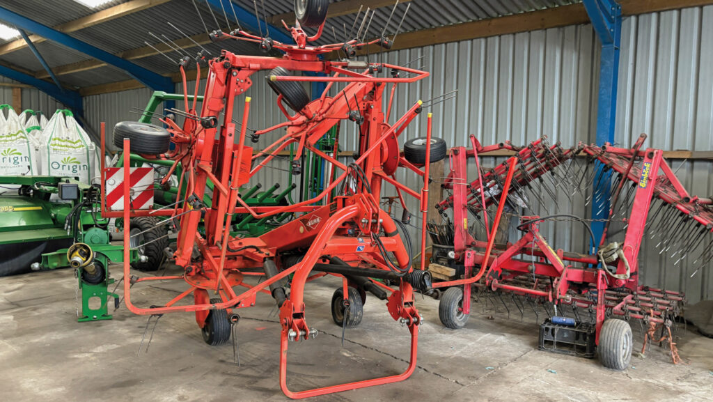 Kuhn tedder