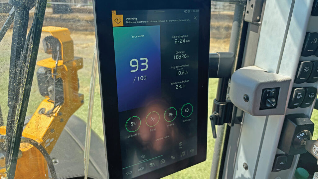 Screen with driving score