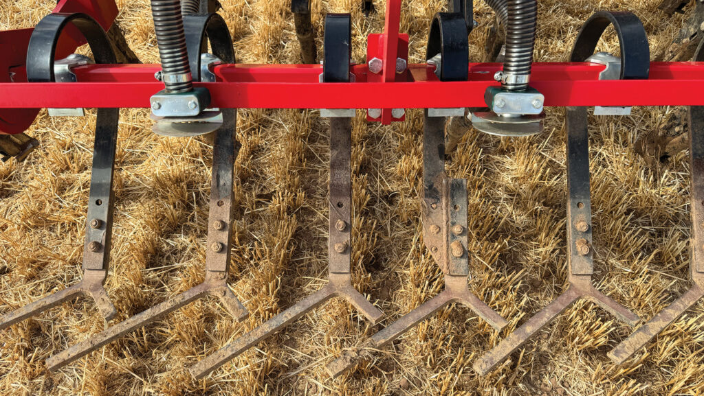 Following harrow and spreader plates_