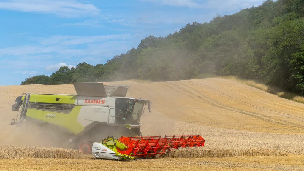 Harvest at Leckerstone Farm, Dumferline © John Hutcheson