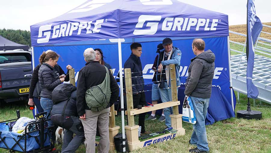 Gripple tent