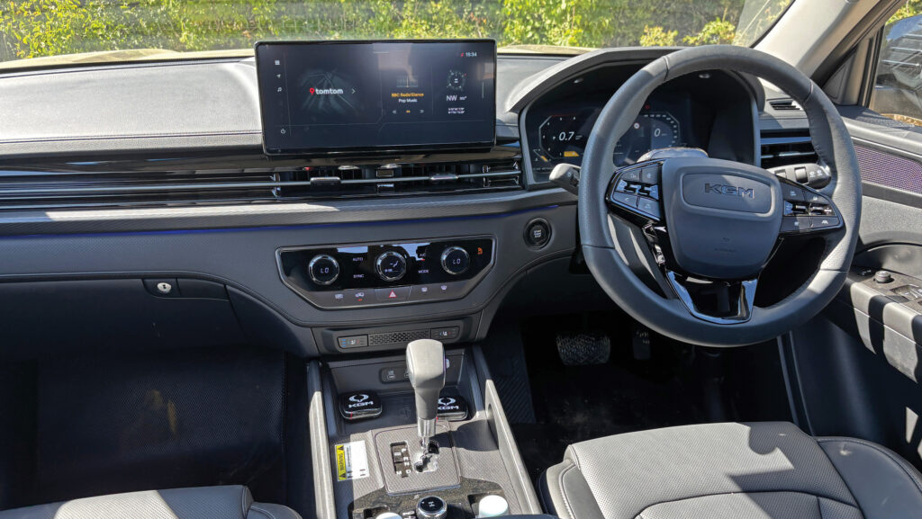 KGM Musso pickup interior