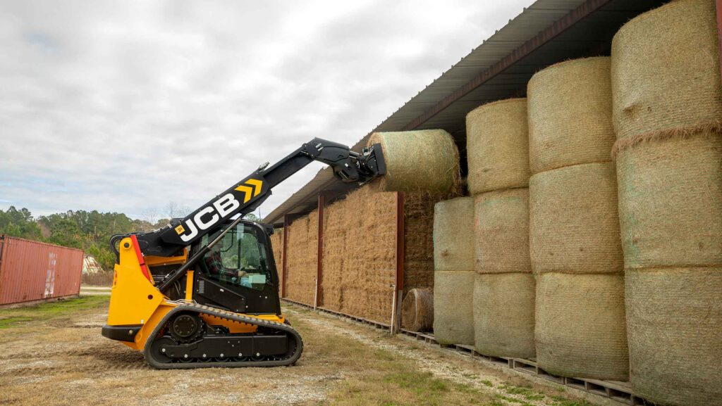 Relaunched tracked JCB Teleskid outlifts wheeled equivalent