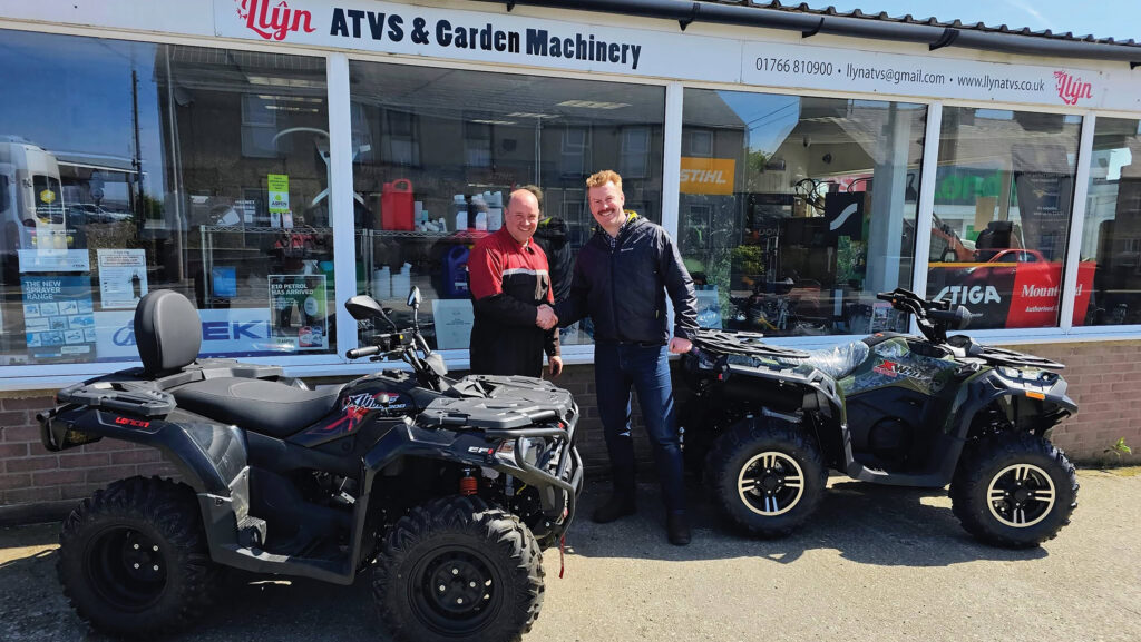 Paul Thomas (left) with John Fitzpatrick, UK field sales manager, Loncin