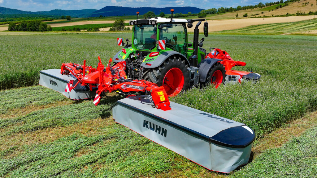 Kuhn’s GMD 9530 plain butterfly mower © Kuhn
