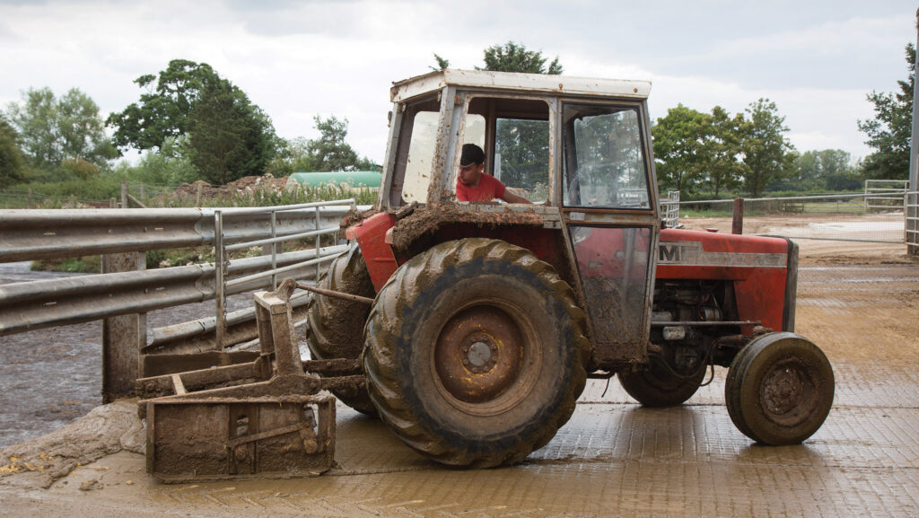 Slurry scraper