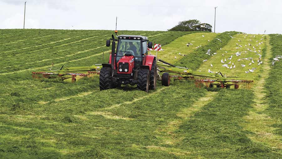 Rowing up silage