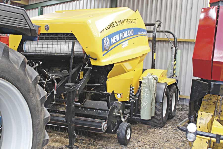 New Holland Combi Baler