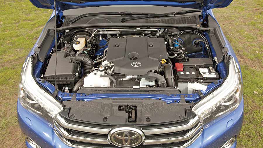 Toyota Hilux Invincible engine