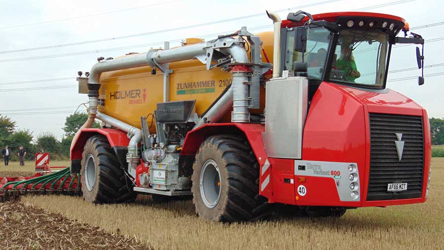 Holmer self-propelled slurry machine