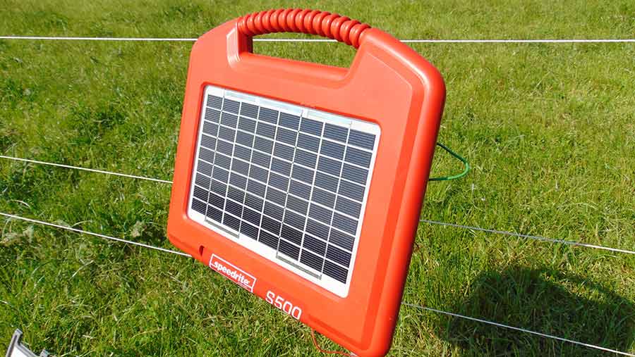 Black 10W Solar Panel Powered Electric Fencer with Built-in Battery DC HOUSE Solar Fence Energizer Shock Low Impedance Electric Fence Charger 