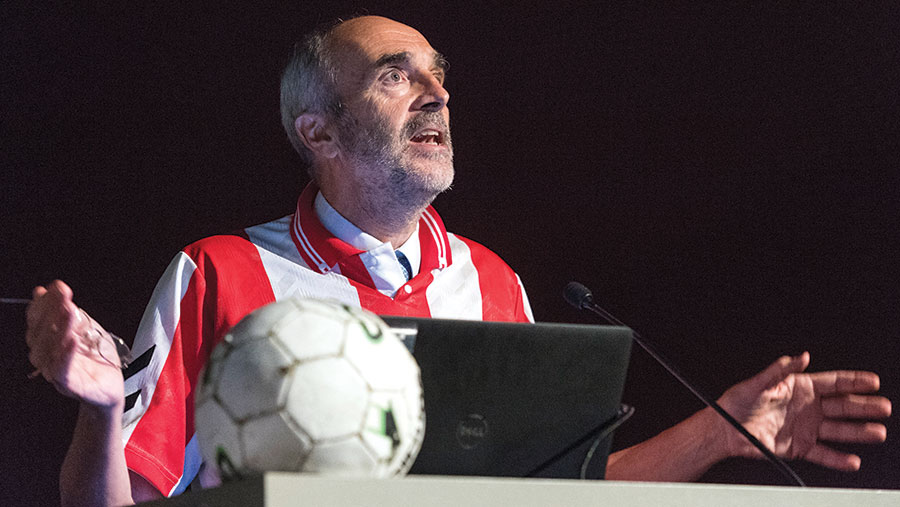 Robin Hobson tells delegates why football is like farming © Jim Varney