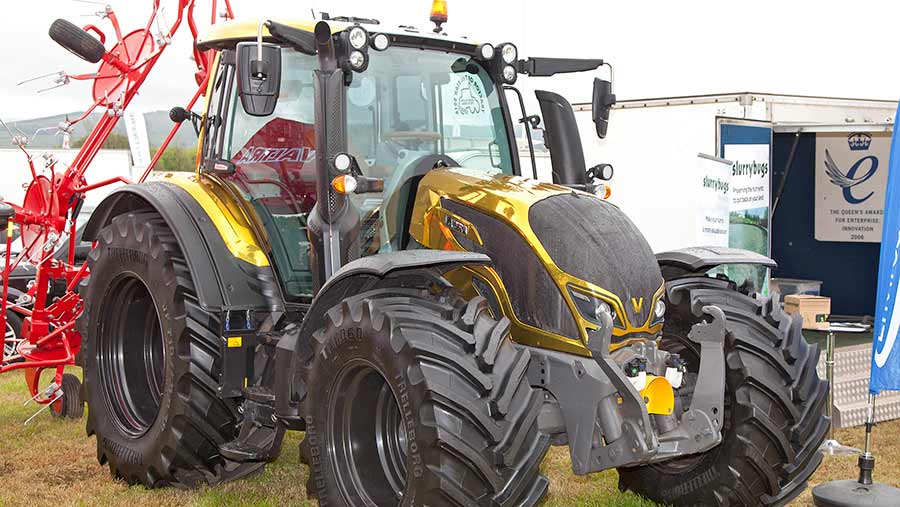 Gold Valtra N174 Direct