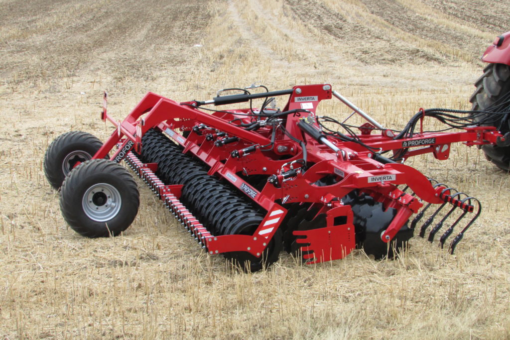 Latest highspeed disc cultivators set to work at TillageLive