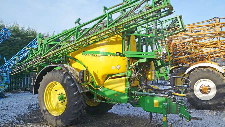 John Deere trailed sprayer