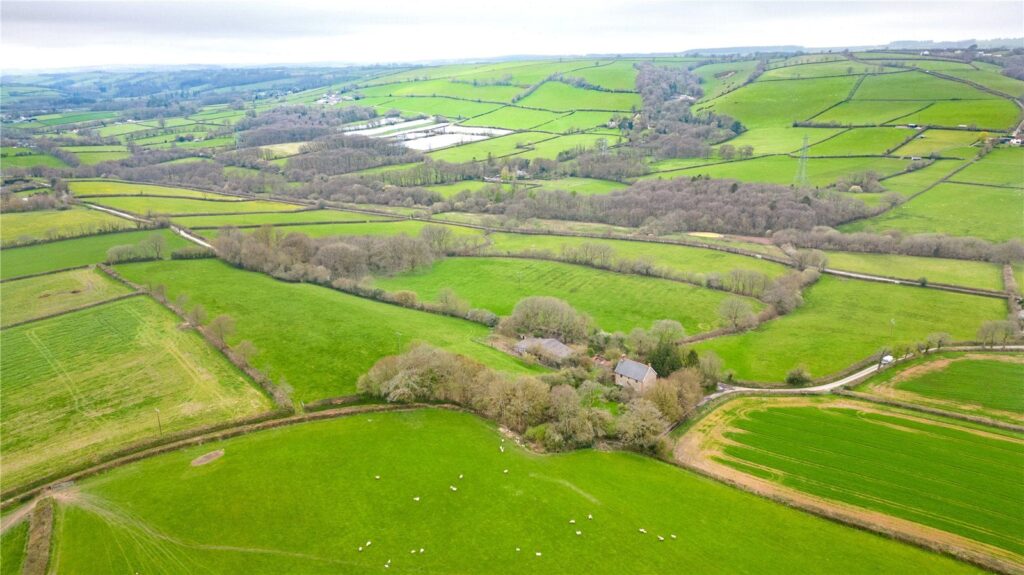 Frandale Farm Whole, Shillingford, Tiverton, Devon, EX16 9BE Property