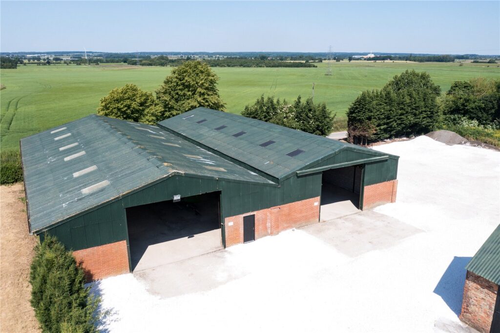 Cadney, Brigg Property