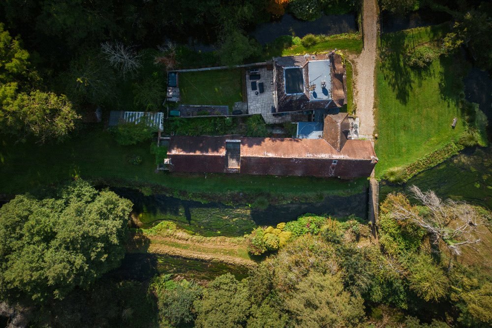 Easton Lane, Easton, Winchester, Hampshire, SO21 1DG Property