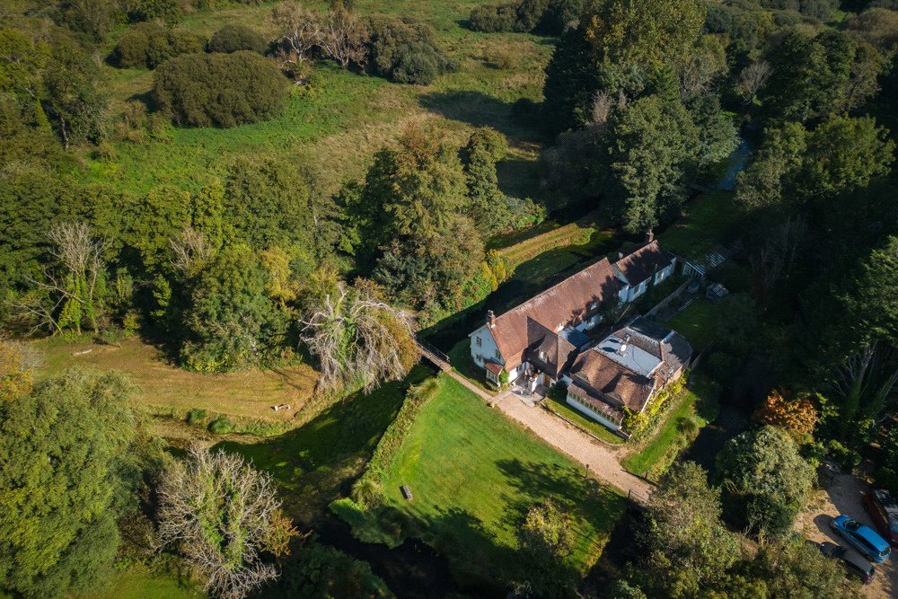 Easton Lane, Easton, Winchester, Hampshire, SO21 1DG Property