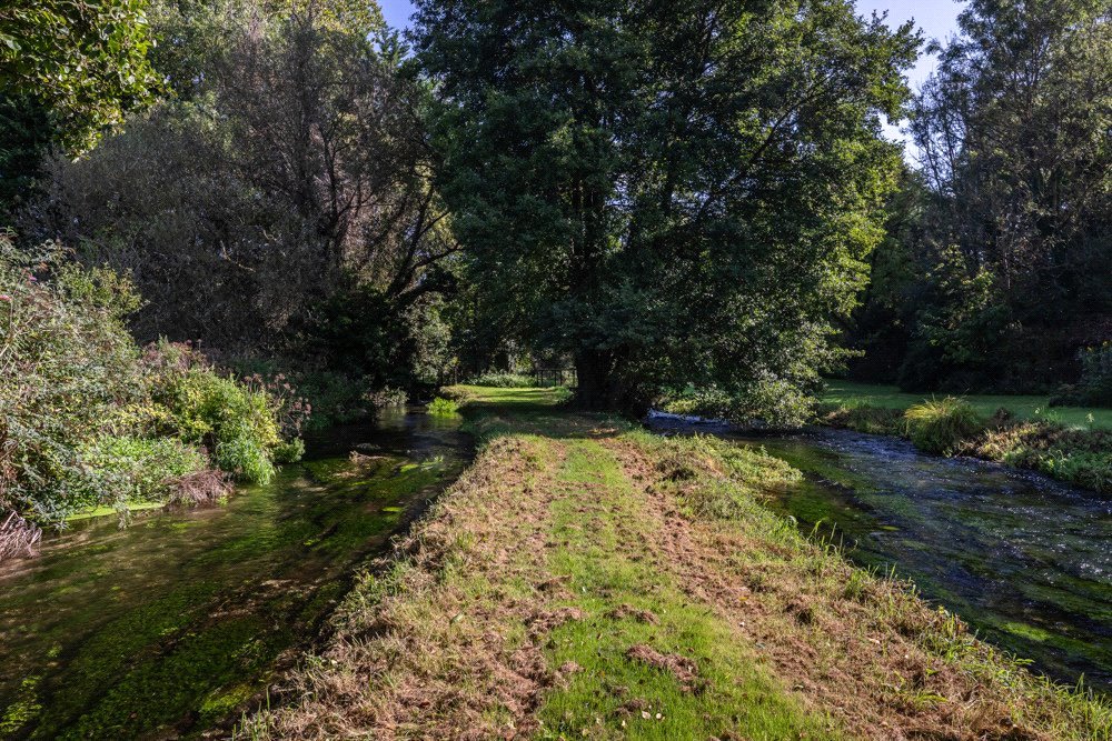 Easton Lane, Easton, Winchester, Hampshire, SO21 1DG Property