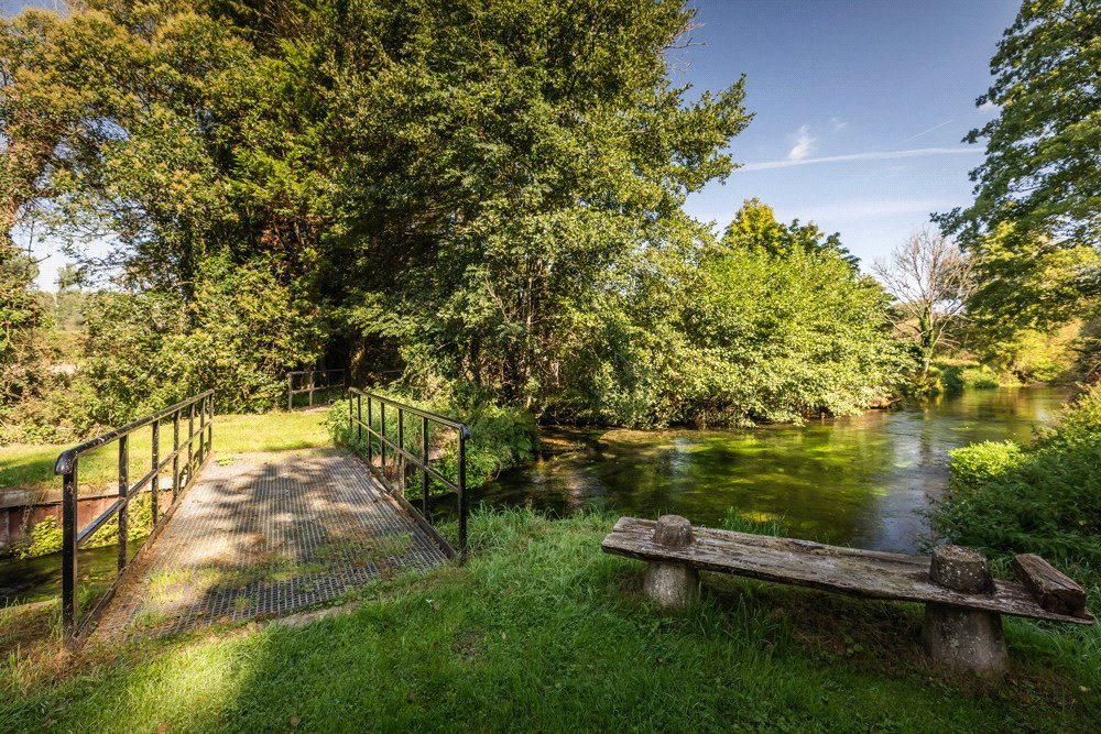 Easton Lane, Easton, Winchester, Hampshire, SO21 1DG Property