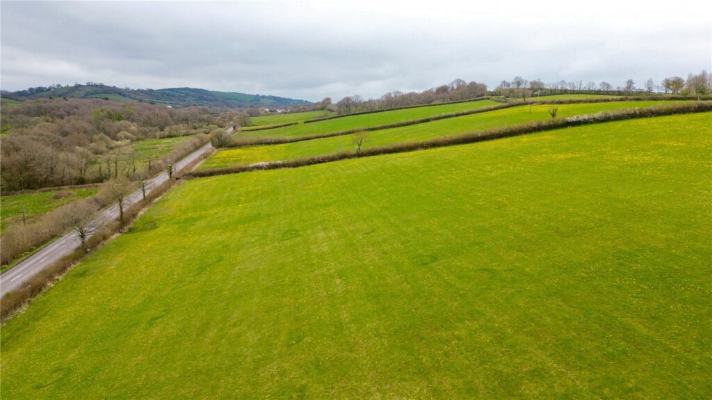 Frandale Farm Whole, Shillingford, Tiverton, Devon, EX16 9BE Property