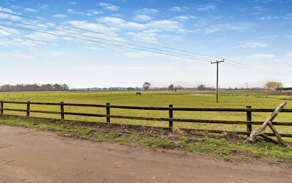 Blyton Carr, Gainsborough, Lincolnshire, DN21 3ES Property