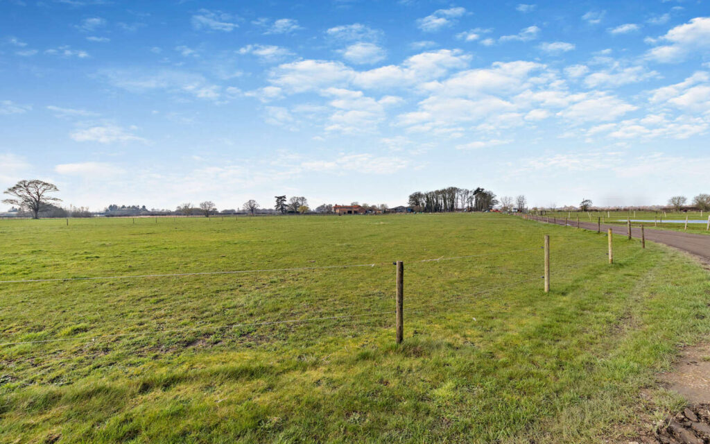 Blyton Carr, Gainsborough, Lincolnshire, DN21 3ES Property