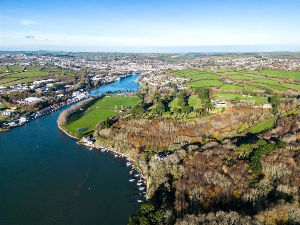 St. Clement, Truro, Cornwall, TR1 1SX Property