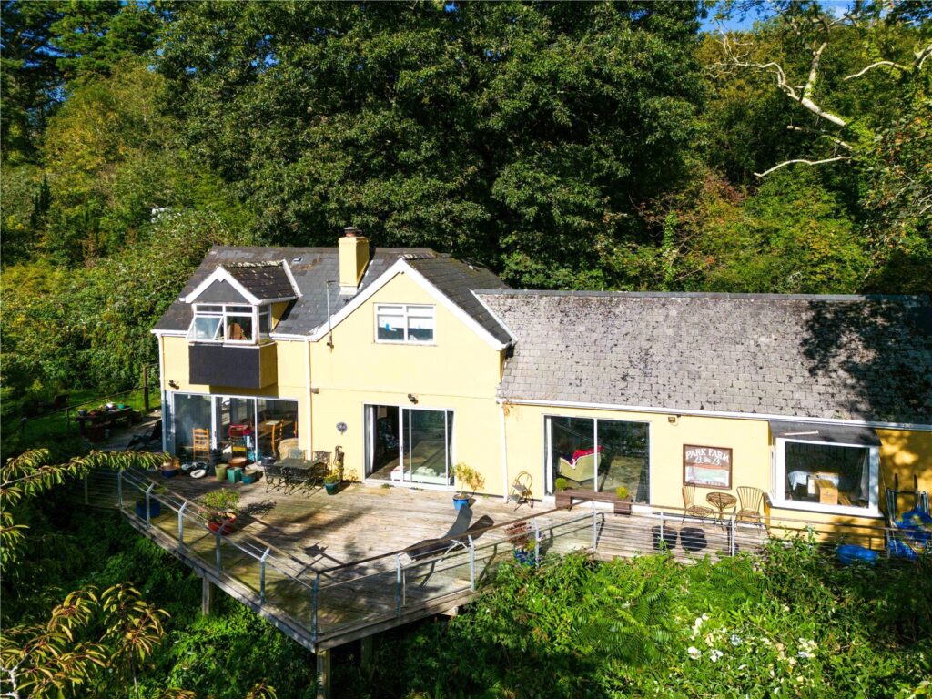 St. Clement, Truro, Cornwall, TR1 1SX Property