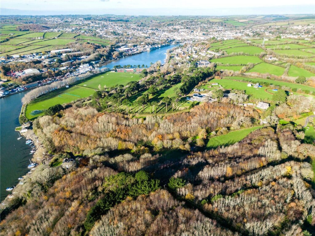 St. Clement, Truro, Cornwall, TR1 1SX Property