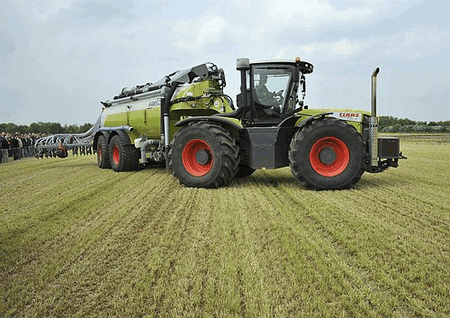 Claas Xerion 1