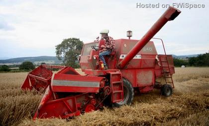 Massey 240 combine UGC