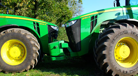  John Deere 8335R