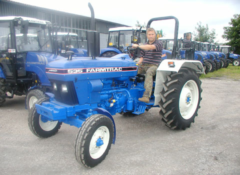  Farmtrac tractor