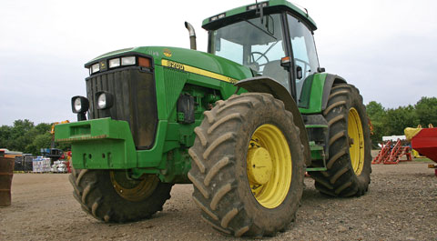  John Deere 8200