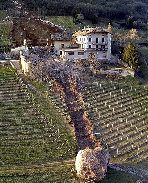 Boulder landslide (c) AP