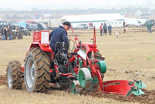 Ploughing-champ-f2